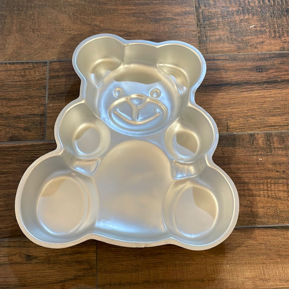 Wilton teddy bear cake pan brownie pan baking pan